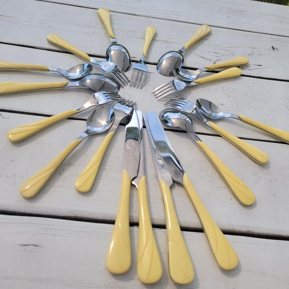 Fiesta Yellow Swirl Flatware 18pcs ~ Retired Item & Color ~ Fiestaware ~ Post-86 - Picture 10 of 16